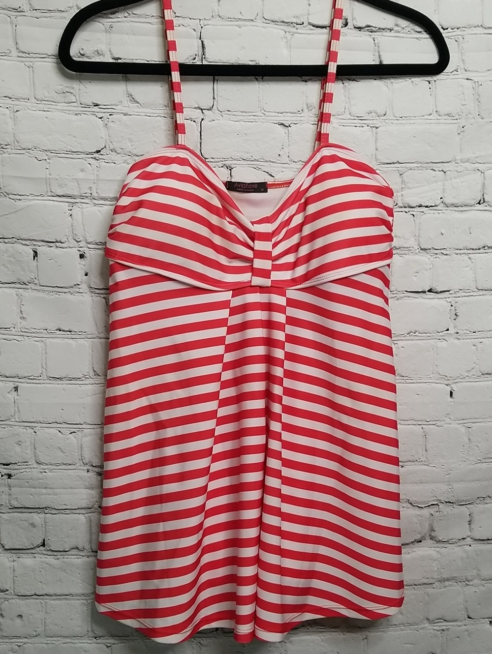 Avid Love womens tankini/swim top size Medium Red & White Stripe EUC